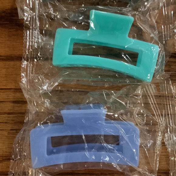 10 Claw Hair Clips - Picture 5 of 13